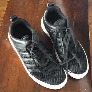 K-Swiss varsity women’s tennis shoes